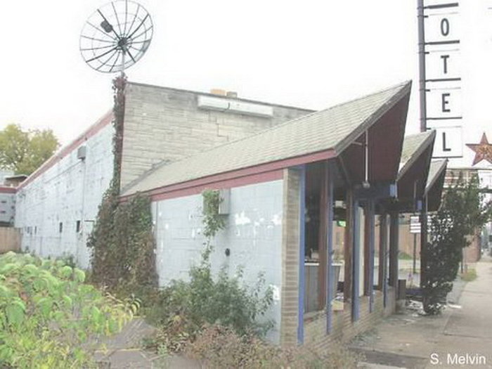 Downtowner Motel - From Vanished Kalamazoo - Photo Credits Indicated (newer photo)